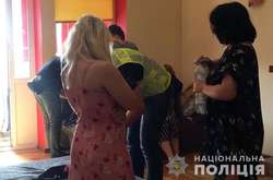 Розваги для дорослих: у Києві поліція накрила «масажний» салон