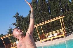 От Мухарского отказалась семья