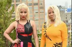 Как две капли воды: В Сети поражаются сходством Ники Минаж с мамой. [ФОТО]