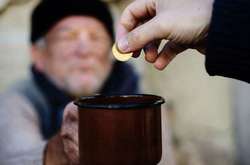 Рахункова палата визнала: за рік урядування Гройсмана рівень бідності в країні зріс