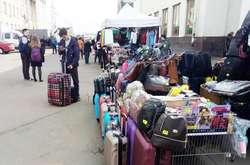 Київський вокзал очищують від стихійної торгівлі (фото)