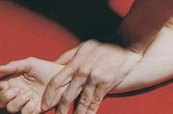 Син-нелюд під дією наркотиків зґвалтував і задушив рідну матір 