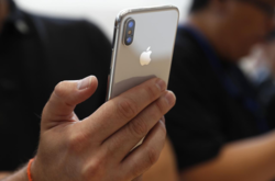 Акции Apple упали в цене после презентации новых айфонов