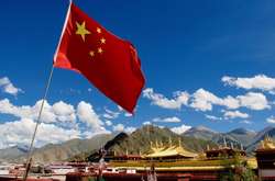 В Китае внедорожник задавил 11 человек, после чего водитель вышел и напал на окружающих с ножом