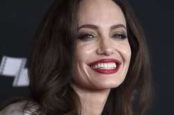 Анджелина Джоли