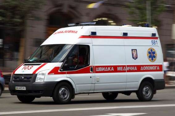 В одной из школ Днепра массово заболели дети, 16 попали в больницу