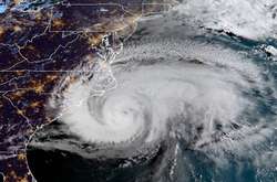 Потужний ураган «Флоренс» досяг узбережжя США