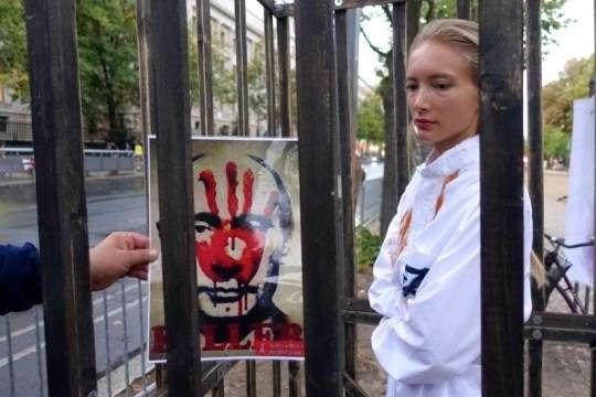Біля посольства РФ в ФРН відбувся протест проти тортур в Росії