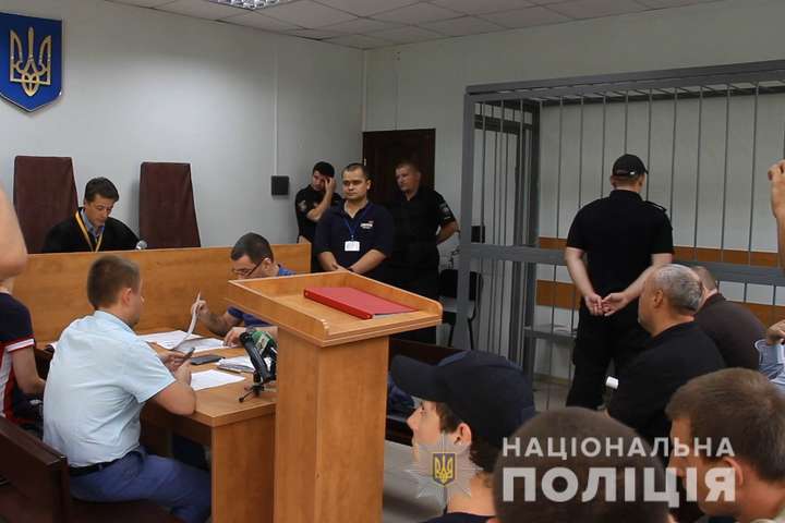 Рейдерське захоплення агрофірми на Харківщині: суд арештував 15 осіб