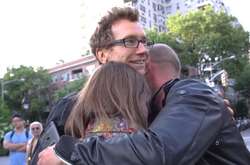 Уличный пианист доводит публику до слез (видео)