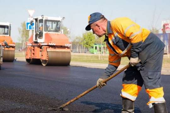 В уряді обіцяють, що відремонтовані дороги тепер не будуть так швидко руйнуватись