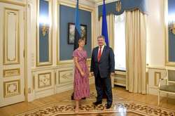 Порошенко і президент Естонії обговорили протидію гібридним загрозам з боку РФ