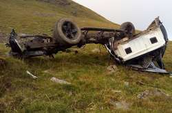 На Рахівщині двоє туристів зірвалися на позашляховику в ущелину й загинули