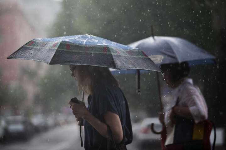 В Україні очікується похолодання і дощі: прогноз погоди на 16 вересня