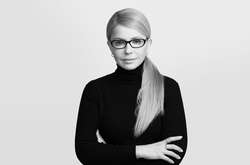 Тимошенко показала поцелуй мужа в годовщину свадьбы (фото)