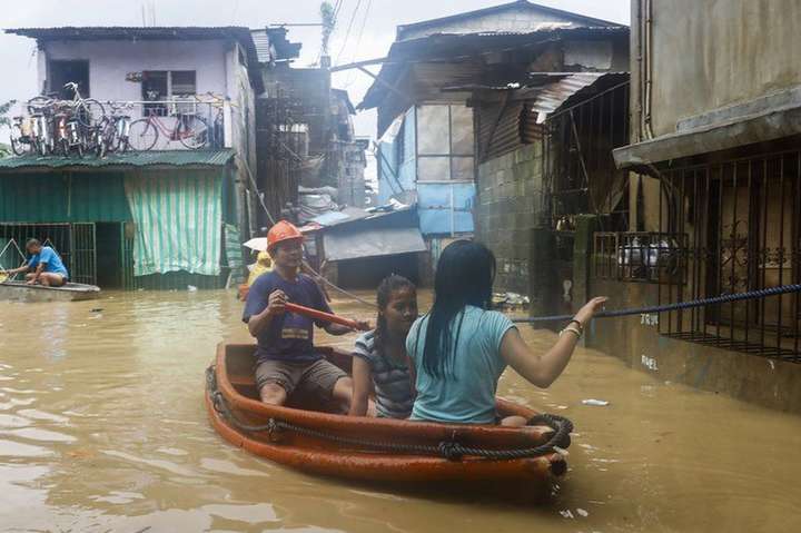 Надійшли нові дані про тайфун Мангхут. На Філіппінах уже 36 смертей