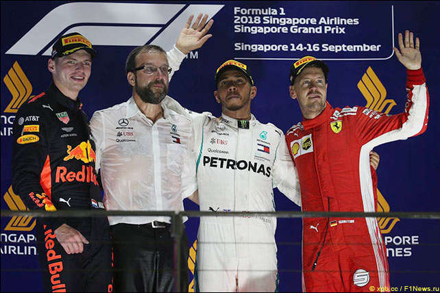Формула-1. Легка перемога у Сінгапурі дозволила Хемілтону збільшити відрив від Феттеля (відео)