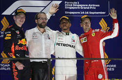 Формула-1. Легка перемога у Сінгапурі дозволила Хемілтону збільшити відрив від Феттеля (відео)