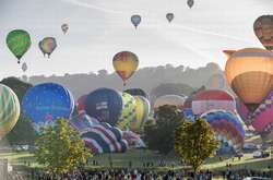 Рекорд Великобританії: 170 повітряних куль одночасно піднялися в повітря (фото)