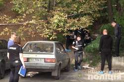 Столична поліція розшукує жінку, яка викинула немовля