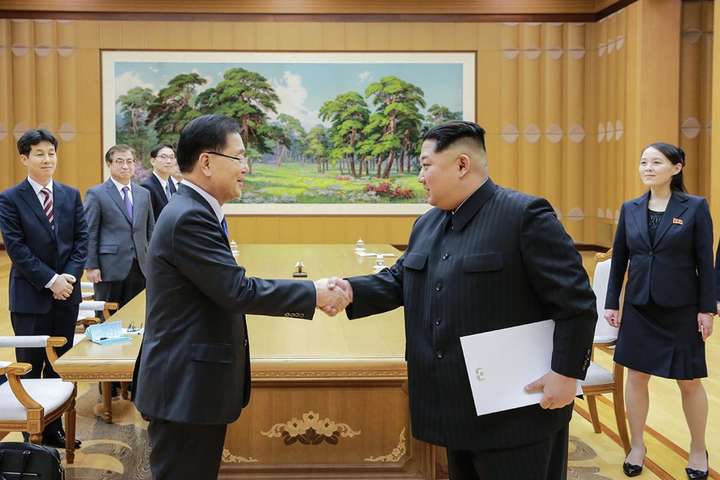 Лідер Південної Кореї прилетів до Пхеньяна уперше за 11 років