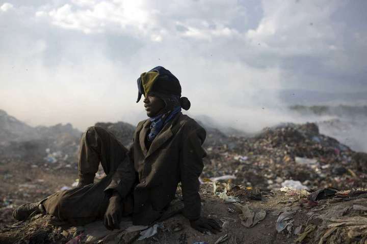 Пекло на землі. Як виглядає життя на найбільшому сміттєзвалищі Гаїті