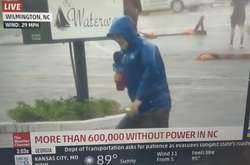 Американский журналист в прямом эфире усердно демонстрировал, как его сносит ветром. Его разоблачили