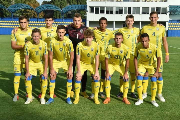 Збірна України (U-17) з футболу у товариському матчі розтрощила команду Азербайджану