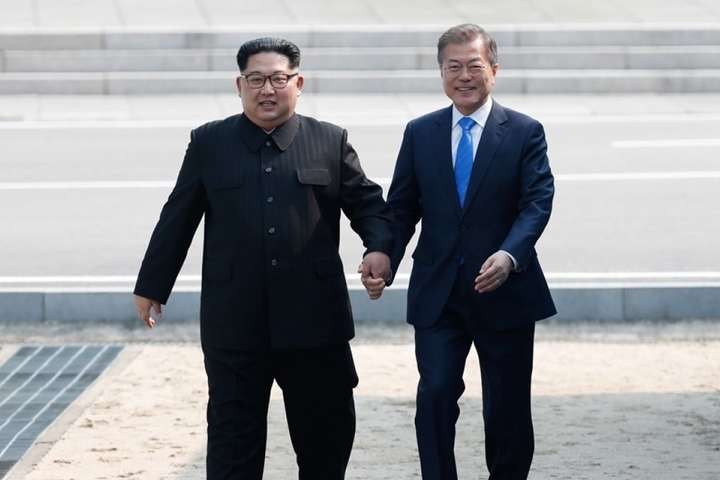 Лідери КНДР та Південної Кореї провели перший раунд переговорів