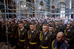 Из армии уходят офицеры. Где взять деньги, чтобы их остановить