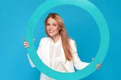 Фреймут упала с карусели и получила травму (видео)   