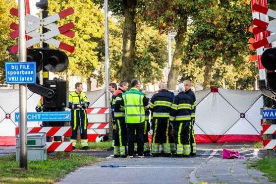 В Нидерландах поезд сбил электрокар для школьников. Четыре ребенка погибли