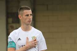 На удачу. Украинский футболист умылся собственной слюной перед матчем в Лиге Европы 