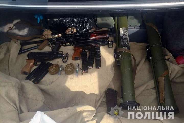 На Оболоні затримали чоловіка за збут зброї, привезеної з Донбасу