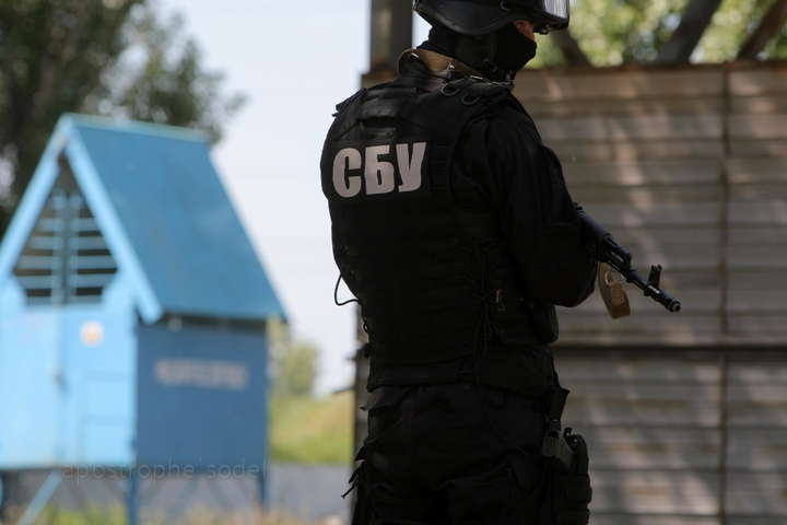 Суд відпустив співробітника СБУ, який на Донбасі підстрелив військового
