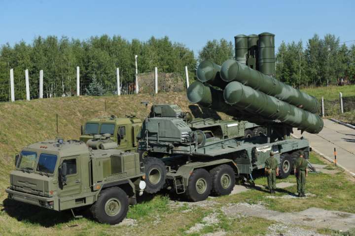 Окупанти в Криму розгорнули зенітно-ракетні комплекси С-400