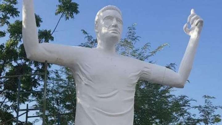 Статуя футболіста Фалькао на батьківщині підірвала мережу