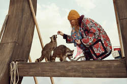 Постапокалиптический китч: Gucci построили Ноев ковчег для рекламы круизной коллекции