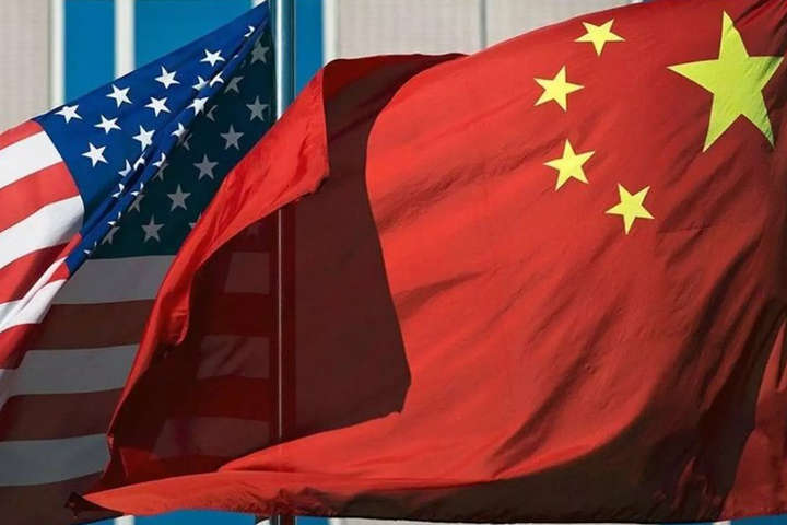 Китай відреагував на американські санкції