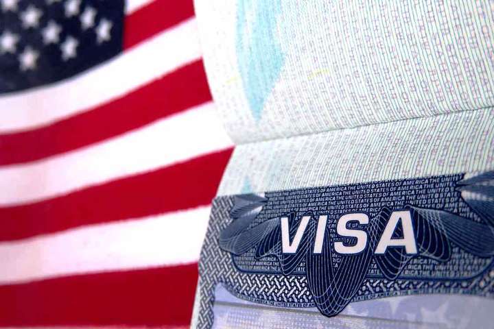 США можуть посилити правила видачі віз та грін-карт