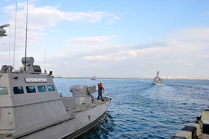 «Кременчук» та «Лубни» вирушили на зустріч українським ВМС, що йдуть до Азова