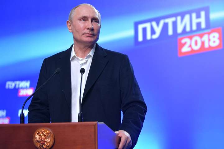 Порошенко заявив, що рейтинг Путіна страждає через санкції