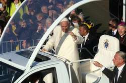 Понад 100 тисяч вірян прийшли у Литві на богослужіння Папи Римського