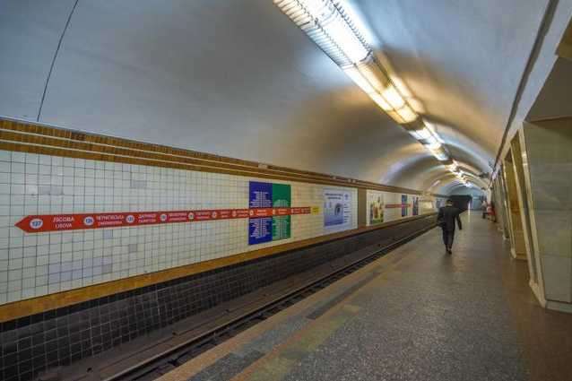 Станція метро «Політехнічний інститут» закрилася на вхід у годину пік
