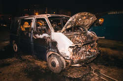 Volkswagen Transporter сильно пошкоджено вогнем