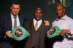  Легенди боксу Віталій Кличко, Евандер Холіфілд і Леннокс Лью  ї  с&nbsp; 