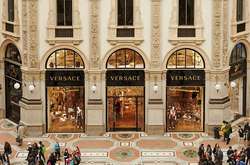 Модный дом Versace сменит владельца