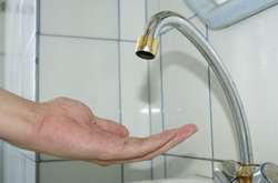 У столиці в будинках на чотирьох вулицях немає води через аварії (адреси)