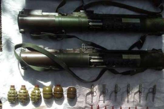 На Луганщині поліцейські виявили черговий схрон зі зброєю