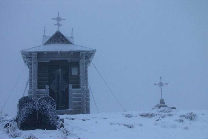 Негода в Україні: без світла залишаються понад 200 населених пунктів